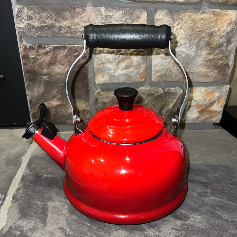 Le Creuset Red Classic Whistling Tea Kettle